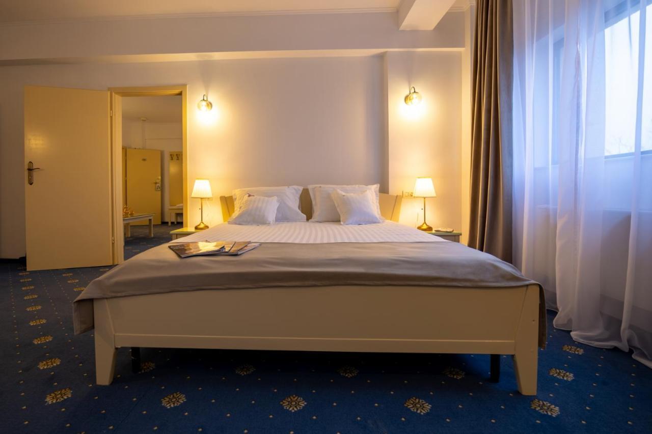 Hotel Sir Royal Bucharest Exterior photo